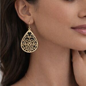 Elegant Black and Gold Teardrop Earrings with Filigree Design